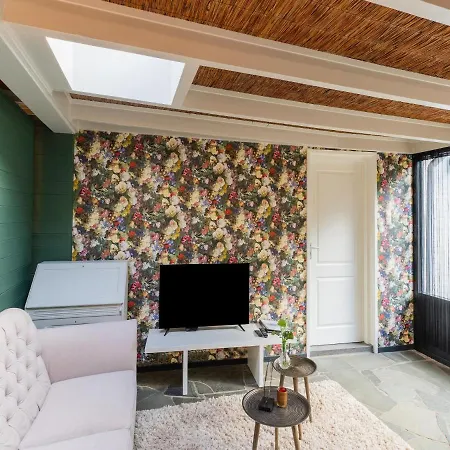 Beautiful In With Garden Holiday home *