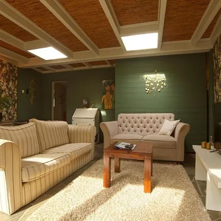 Beautiful In With Garden Holiday home